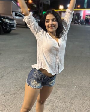 Khushi Dubey Instagram - Randomnesssss🧚‍♀️🌸♥️
#khushidubey #thailand