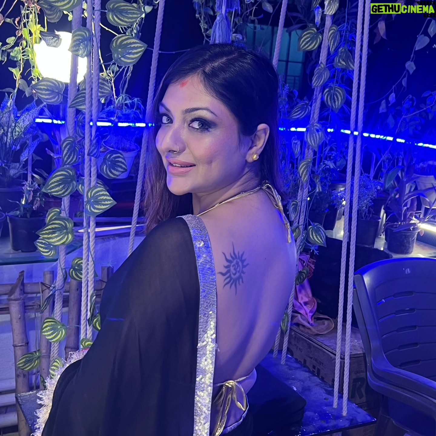 Khushi Mukherjee - 10.9K Likes - Do u like my saree n bikini combination ❤️❤️
Ohhh i love both !!!!
#saree #sareelove #sareelover #bikini #indianbeauty