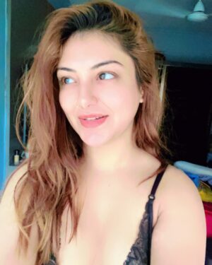 Khushi Mukherjee Instagram - Finally we are now a family of 1.3 million 
Many more to come ❤️😍

Special photoshoot for 2 million 😍😍

For unseen content visit 
www.khushimukherjee.com

#fresh #selfie #natural #instafam