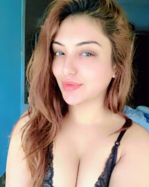 Khushi Mukherjee Instagram - Finally we are now a family of 1.3 million 
Many more to come ❤️😍

Special photoshoot for 2 million 😍😍

For unseen content visit 
www.khushimukherjee.com

#fresh #selfie #natural #instafam