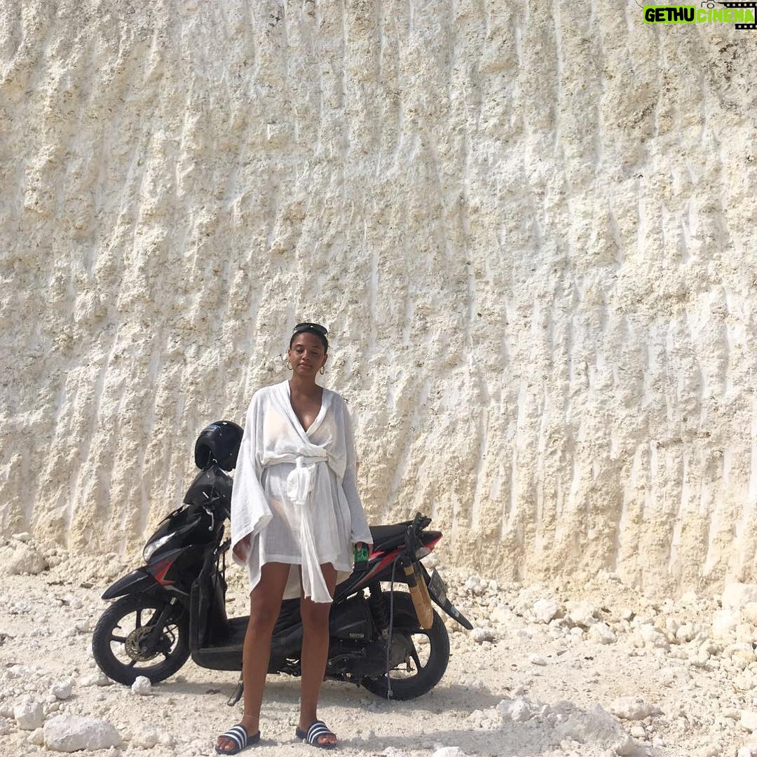 Kiersey Clemons - 3 Likes -