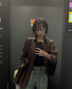 Kim Bo-ra Instagram - 🤳🏻🪞⛄️