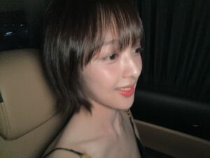 Kim Bo-ra Instagram - The 16th Melon Music Awards, MMA2024(MMA, 멜론뮤직어워드) @melon_music 에서 시상을 하게 되어 영광이었습니다, 소중한 자리 감사합니다🍈🎵.

* @you_naaaaa 유나 만났다🤝🏻