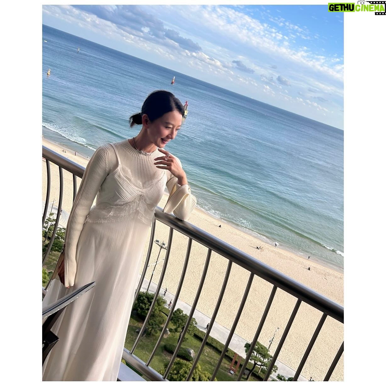 Kim Hee-ae - 11.6K Likes - .
여기는 부산!
#김희애 #KIMHEEAE
#부산국제영화제 #BIFF2024
@yg_stage