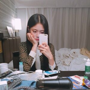 Kim Hyun-jin Instagram - around you🐈 8