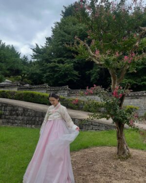 Kim Ji-eun Instagram - 여자(?)덕수 #체크인한양