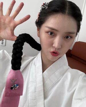 Kim Ji-eun Instagram - 여자(?)덕수 #체크인한양