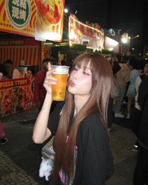Kim Jung-eun Instagram - 🩵🪽