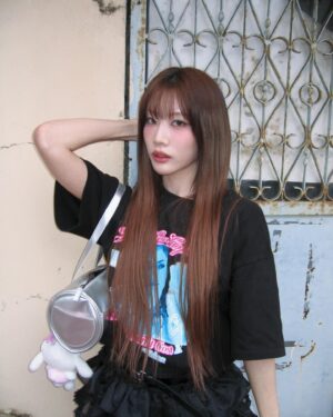 Kim Jung-eun Instagram - 🩵🪽
