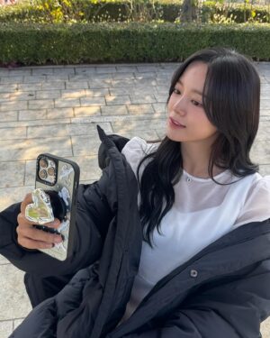 Kim Se-jeong Instagram - 오늘도 #취하는로맨스 
오늘 밤 10시 ! ENA에서 만나요!