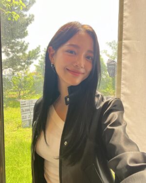 Kim Se-jeong Instagram - 단체 포스터💙
취하는 로맨스 D-4🩵