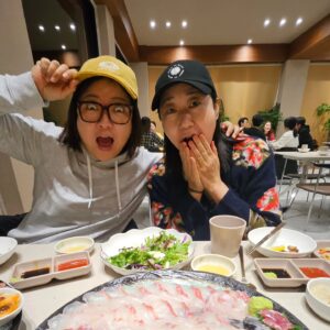 Kim Sook Instagram - 저저번주는 조선의 소프라노 한기주와
저번주는 매란국극단 단장님 강소복과
이번주는 매란국극단 연구생 초록이와 함께
#올해 최고의 드라마 #정년이 #라미란 #장혜진 #승희