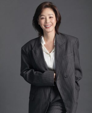 Kim Sung-ryung Instagram - 종영 인터뷰… 많은 기사들… 고맙습니다
이런 날…이런 날~