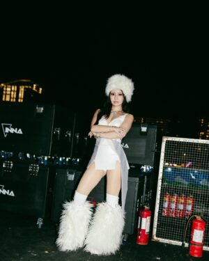 Kimberley Chen Instagram - Last photo(s) of 2024 🤍 
謝謝桃園跨年的嗨炸現場 💫

現在繼續趕場雲林～ 明年見 🙃