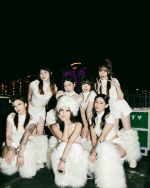 Kimberley Chen Instagram - Last photo(s) of 2024 🤍 
謝謝桃園跨年的嗨炸現場 💫

現在繼續趕場雲林～ 明年見 🙃