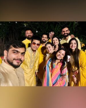 Kinjal Rajpriya Instagram - These Two ❤️ @iamaarohii @tatsatmunshi 
A unique wedding of our favourite people 🫶
Wishing you guys the best time together ahead !! #LotsOfLove 
Had the best of times with all together ✨
Picked my favourite candids from wedding !

And I did it, missed not a single function 😃 #PushedBackSocialAnxiety with fun & food 💃