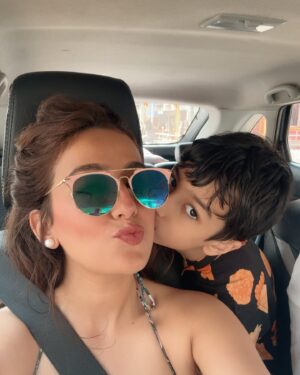 Kiwi Tandon Instagram - 🚗 🤳 last is my favorite ♥️

(Selfies, self love, portraits, car selfie, lipsticks, makeup influencer, makeup)
#cutepics #makeup #makeupinspo #lipsticks #selfmakeup #shades #outfitinspo #selfielove #selfies #weekendfun #indianinfluencer #chicstyle #styleinspiration #instacarousel #carousel #instapicsoftheday #iphonepics #iphone16promax #newpics #explore