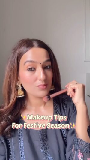 Kiwi Tandon Instagram - Jaldi se save & share karlo and tell which one is helpful ✨😊😊💯

I personally use every single one when attending events or festive occasions, and they really work.

If you have oily skin, try an ice dunk before starting your makeup. It makes your makeup waterproof, long-lasting, and reduces pore visibility. Those with dry or combination skin can also try this, but make sure to moisturize well afterwards💯 

The second tip is to mix strobe cream with your foundation for a radiant, dewy base. I’ve mentioned this many times, and it’s a game-changer! 💯

Now for the kajal—it’s a personal favorite, and I know it depends on your eyes, but if your kajal smudges a lot, you can either set it with black eyeshadow or a waterproof liquid eyeliner (preferably a sketch pen). 💯

Lastly, mix your moisturizer with liquid or powder highlighter to apply on your body, especially on areas that will be exposed. I hope these tips are helpful!💯

(Makeup tips, makeup hacks , festival look, festival makeup, makeup for beginners, makeup for brown skin, smudgeproof kajal, makeup for festivals, wedding makeup, makeup) 

#makeupforbeginners #makeuptipsandtricks #affordablemakeup #strobecream #macstrobecream #icefacial #oilyskinmakeup #oilyskincare #waterproofmakeup #smudgeproofkajal #smudgeproofmakeup #makeupforoilyskin #makeupfordryskin #dryskinmakeup #glowingmakeup #festiveoutfits #festivalmakeup #browngirl #browngirlbloggers #explore #festivelook #brownhaircolor