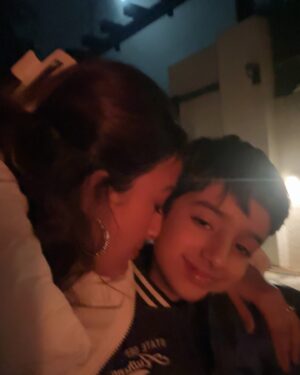 Kiwi Tandon Instagram - Grateful for the past, excited for the future, and ready to embrace all that 2025 has to offer. 💫 Wishing you all a Happy New Year🎊
Thank you for being on this incredible journey with me and my constant support . ♥️

(Happy new year, new beginnings, family , holidays, Jaipur celebrations)
#newyear2025 #newyearseve #holiday2025 #2025 #familytime #makeupblogger