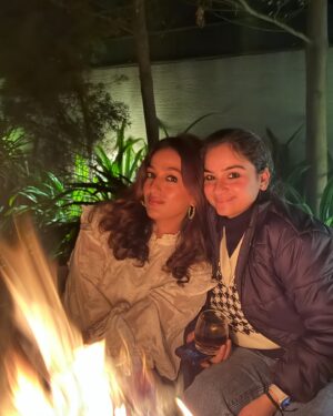 Kiwi Tandon Instagram - Grateful for the past, excited for the future, and ready to embrace all that 2025 has to offer. 💫 Wishing you all a Happy New Year🎊
Thank you for being on this incredible journey with me and my constant support . ♥️

(Happy new year, new beginnings, family , holidays, Jaipur celebrations)
#newyear2025 #newyearseve #holiday2025 #2025 #familytime #makeupblogger