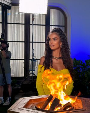 Klaudia El Dursi Instagram - Od 5 lat rok w rok o tej porze skrzętnie pakowałam walizki i leciałam w nieznane rozpoczynając cudowne przygody kręcąc kolejne sezony Hotelu Paradise. Na przestrzeni tych lat na planie łącznie spędziłam rok i 4 miesiące. 
Tym razem jest inaczej.. Choć walizki były już spakowane, to jednak ja nigdzie nie lecę, niestety zabraknie mnie na Filipinach, gdzie będą kręcone nowe edycje HP 💔
Przyznam, że nie była to dla mnie łatwa decyzja, trochę jakbym musiała oddać cząstkę siebie. Wiem jednak, że to jest jedyne słuszne rozwiazanie dla dzieciątka które rośnie w moim brzuszku 🫶🏽
Ale nie obawiajcie się, Hotel będzie i będzie 🔥
A cudowania Edyta Zając przejmie stery. Dajcie jej trochę wsparcia ❤️
