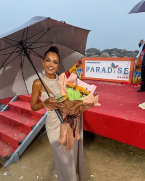 Klaudia El Dursi Instagram - Od 5 lat rok w rok o tej porze skrzętnie pakowałam walizki i leciałam w nieznane rozpoczynając cudowne przygody kręcąc kolejne sezony Hotelu Paradise. Na przestrzeni tych lat na planie łącznie spędziłam rok i 4 miesiące. 
Tym razem jest inaczej.. Choć walizki były już spakowane, to jednak ja nigdzie nie lecę, niestety zabraknie mnie na Filipinach, gdzie będą kręcone nowe edycje HP 💔
Przyznam, że nie była to dla mnie łatwa decyzja, trochę jakbym musiała oddać cząstkę siebie. Wiem jednak, że to jest jedyne słuszne rozwiazanie dla dzieciątka które rośnie w moim brzuszku 🫶🏽
Ale nie obawiajcie się, Hotel będzie i będzie 🔥
A cudowania Edyta Zając przejmie stery. Dajcie jej trochę wsparcia ❤️