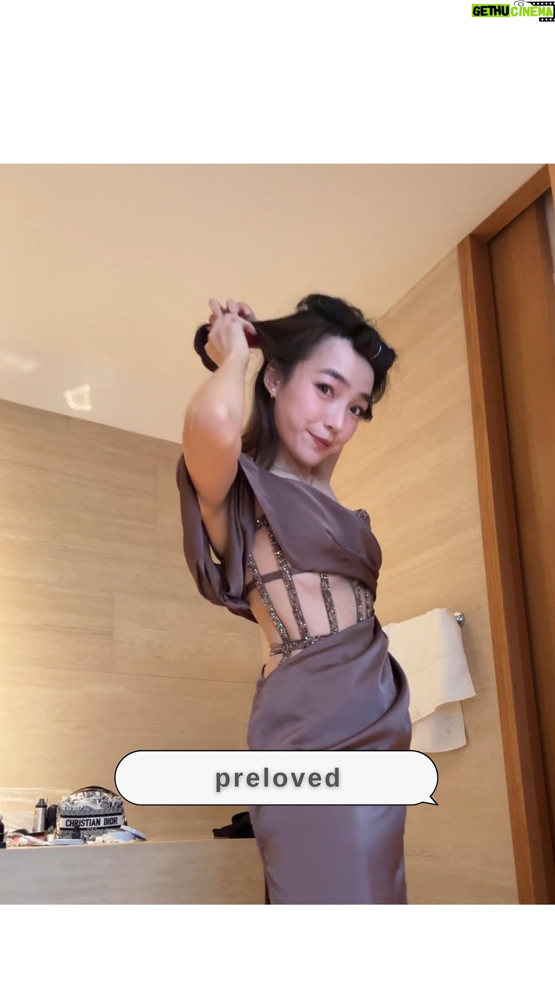 Koe Yeet - 29.2K Likes - Being bold isn’t a bad idea after all 🤎
#YeetStyles