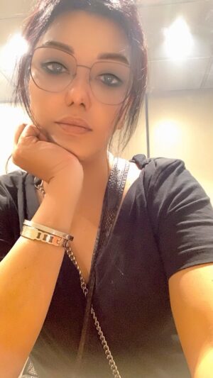 Koena Mitra Instagram - ………. 👣. 👣

#koenamitra #koena #lovemyjob #dubai❤️ #sunkissed #uae #dreamlife #traveler #instagram #instagood