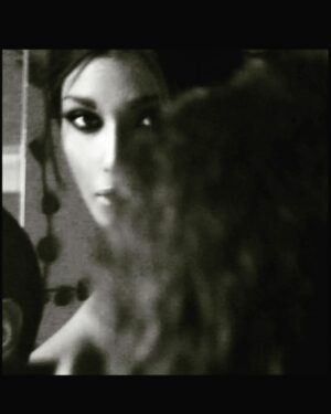 Koena Mitra Instagram - I’m so focused on my own energy right now and people misinterpret that. I’m not being distant, just gravitating to the vibes that suits me. As you grow, certain things/ people become intolerable to your liking, and that’s Ok! 
Idea is to detox, detach and make room for new waves. 
 Rushing.....

#backtogrinding #backtogrind #backtowork #backtolife #backtothegame #travel #travelholic #blackandwhite #fashion #art #music #lovemywork #twinflamerelationship