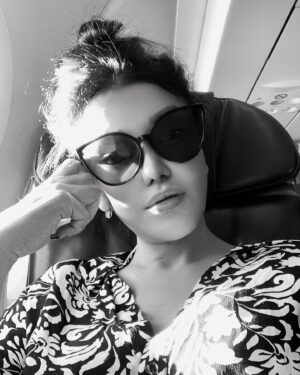 Koena Mitra Instagram - 👑😎✈️🎬❤️🌝👩‍❤️‍💋‍👨

#lovemyself #love #lovemyjob #lovemywork #traveler #instadaily #instamood #instagood #instalove #instacool #instafashion #instareels #koenamitra #koena #koéna #koenaclub #koenamitra😊🙌 #koenamitraworld #koenamitra❤️ #koenamitraofficial #koenamitraji #koenamitrabollywood #bollywoodstyle #bollywood #bollywoodactress