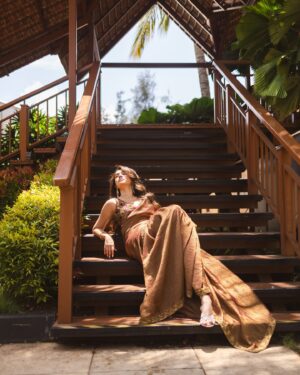 Krithi Shetty Instagram - That #goldenhour glow 🔥
•
Saree @mimamsaa 
Styling @mayzaideh_khalid 
Draping @sareedrapesbymekha 
Glam @laxmi_saneesh 
Photographer @premsampaul