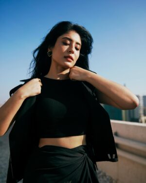 Kritika Kamra Instagram - Some calm some chaos 
 

Outfit: @kharakapas
Earrings: @rejuvenatejewels
Rings: @shopalloya
Heels: @femme_la
Styled by @devs213
Team: @isha.suvarna @hemachoudharyy @poojagulabani
Photos by @vijitgupta