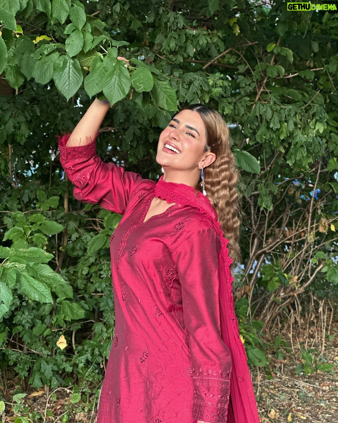 Kubra Khan - 151.1K Likes - It’s all about days filled with bright Sun and big smiles in @armas_clothing 🌞✨
Shop at: www.armasclothing.com
#Armas #WearArmas #ArmasFestive #Armasclothing
