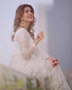 Actress Kubra Khan HD Photos and Wallpapers February 2025