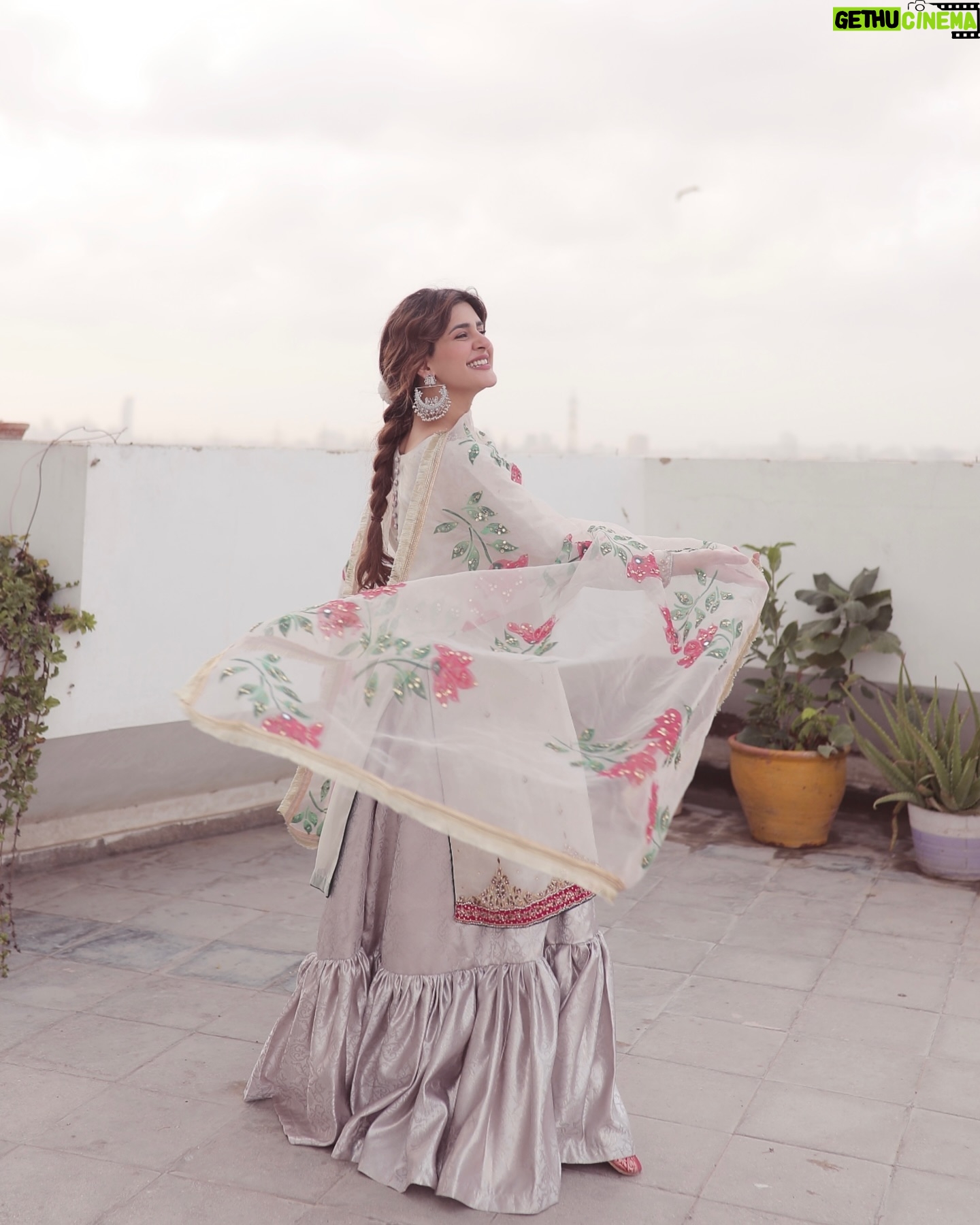 Kubra Khan - 172.6K Likes - @haseensofficial lighting up my Eid like a flower fairy ✨🌸
Eid Mubarak to everyone. While we dive into Eid celebrations.. please don’t forget to be grateful for everything and EVERYONE you have around you. Many would give anything and everything for it. Be kinder. The world isn’t as bright as it once used to be.. the least we can do is be the light for those around us ❤️⭐️
#StyledByLaam #HaseensOfficial #FeelingHaseen