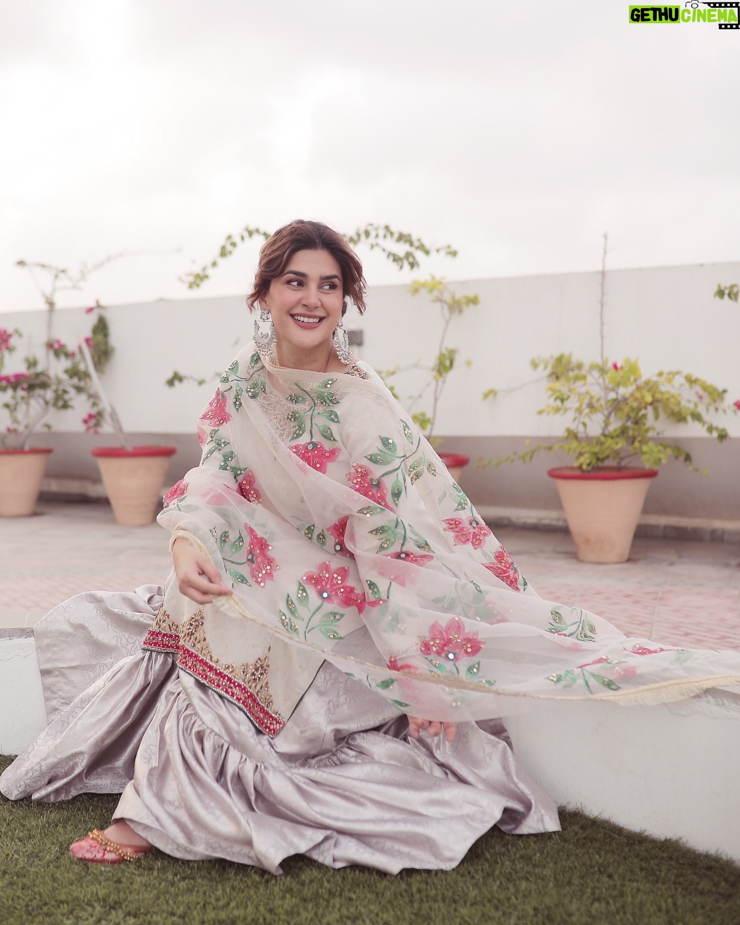 Kubra Khan - 172.6K Likes - @haseensofficial lighting up my Eid like a flower fairy ✨🌸
Eid Mubarak to everyone. While we dive into Eid celebrations.. please don’t forget to be grateful for everything and EVERYONE you have around you. Many would give anything and everything for it. Be kinder. The world isn’t as bright as it once used to be.. the least we can do is be the light for those around us ❤️⭐️
#StyledByLaam #HaseensOfficial #FeelingHaseen