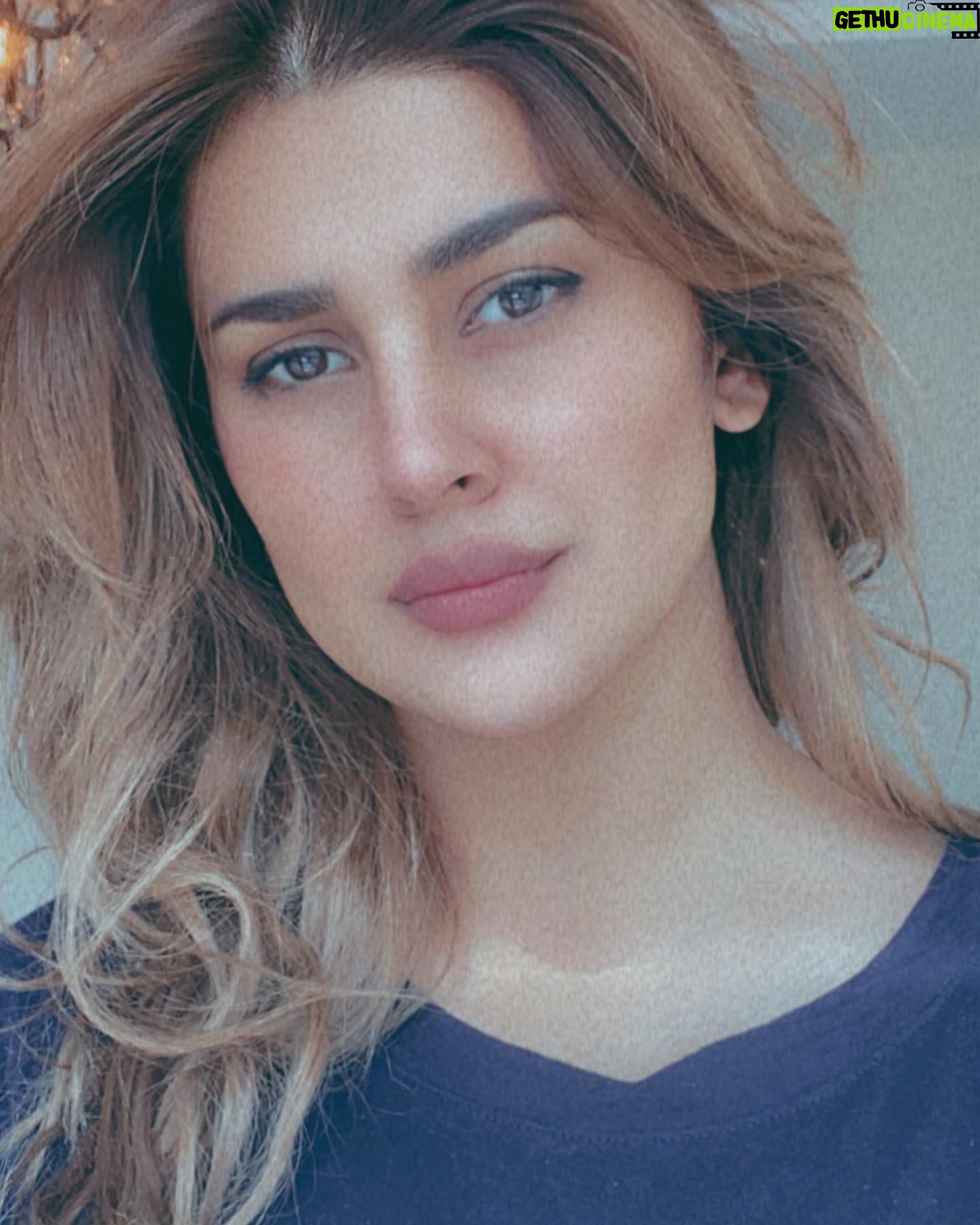 Kubra Khan - 159.3K Likes - Hola 🙋🏻♀️