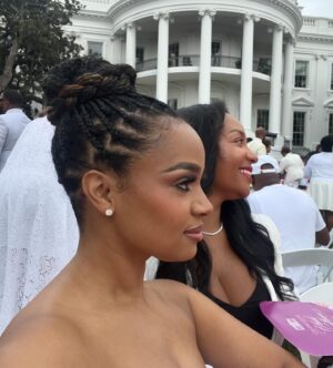Kyla Pratt Instagram - Baby also got to do a little thing like have brunch on the south lawn of the White House while celebrating black excellence!

Thank you @trellworld for creating a space that celebrates us and dreaming so big that you brought us to the White House that our ancestors built. 

I think we’re gonna have many more White House parties over the next four years. 💪🏽🥰🔥

@blackexcellencebrunch 
@whitehouse