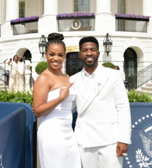 Kyla Pratt Instagram - Baby also got to do a little thing like have brunch on the south lawn of the White House while celebrating black excellence!

Thank you @trellworld for creating a space that celebrates us and dreaming so big that you brought us to the White House that our ancestors built. 

I think we’re gonna have many more White House parties over the next four years. 💪🏽🥰🔥

@blackexcellencebrunch 
@whitehouse