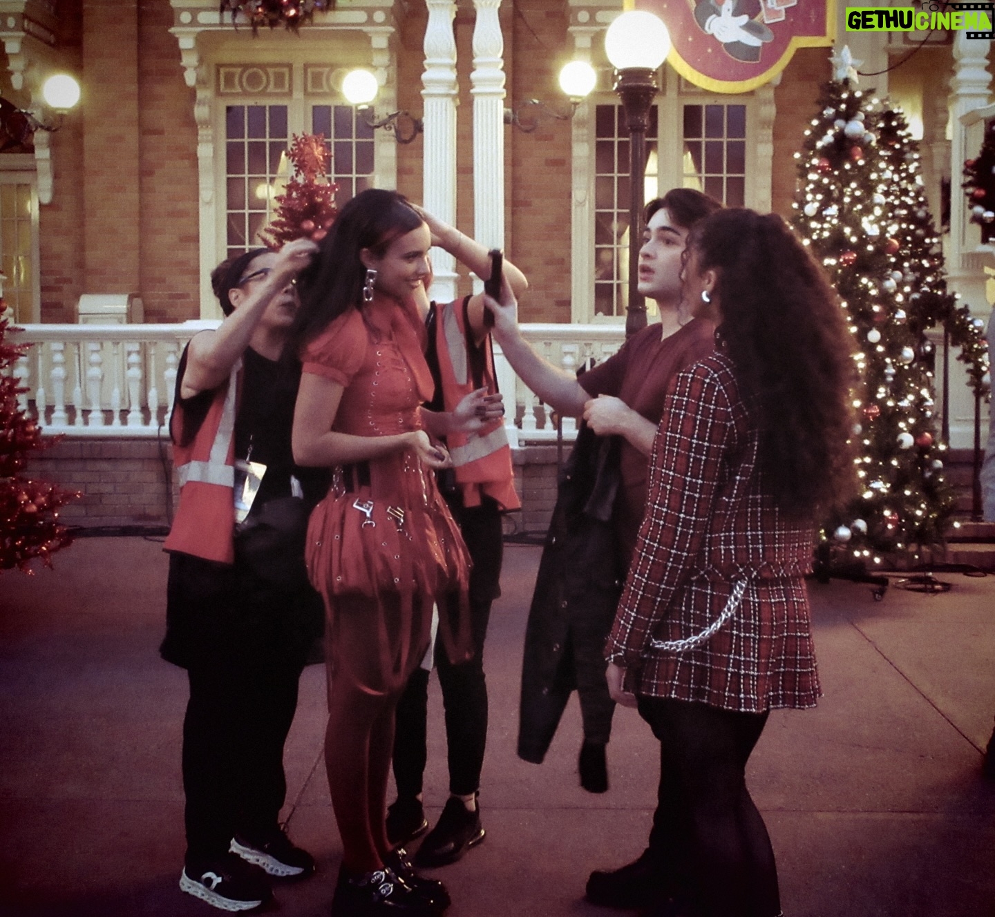Kylie Cantrall - 70.1K Likes - couldn’t think of of a more magical way to spend christmas than getting jolly to the core with my favorite people in the world @disneydescendants 💌🙂↕️🎄💋💋💋 catch our performance in the @abc Disney Parks Magical Christmas Day Parade ;) x