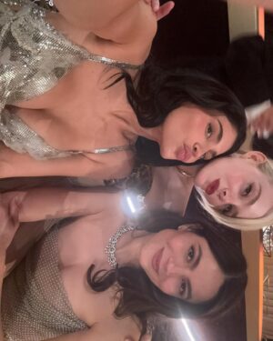 Kylie Jenner Instagram - 🥰🥰 cuuutest night w the cutest girls in a little 1999 versace