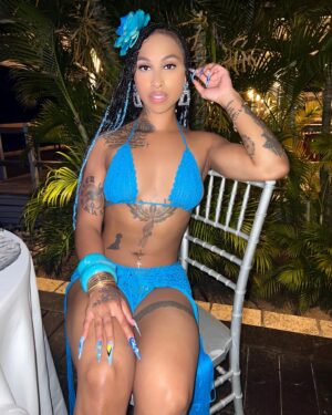 La Love The Boss Instagram - Which Pic Wins 1, 2 , 3 , 4 or 5 ? 💙 #ItsStillMyBirthday