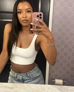 LaToya Tonodeo Instagram - Just a girl in a hotel bathroom with some good light