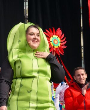 Lala Chus Instagram - 🩷MI 2024 🩷

El año más loco de mi vida…

1. De cuando fui pregonera de los carnavales de Fuenlabrada y fui disfrazada de pepinillo. 🥒
2. De cuando fui actriz en una serie chulísima que se estrena dentro de poquito. 🎬
3. De cuando gané el Premio Ídolo de Humor 🏆
4. De cuando presenté los Premios Min ♥️
5. De cuando fui madrina en el mejor programa del mundo. 
6. De cuando presenté junto a mi amada @henarconh_ los Premios Ondas de los podcasts. 
7. De cuando llenamos cada mes el Teatro Capitol, con el show que tengo con mi Morch @bertuss___ 
8. De cuando no supimos comportarnos en los Premios Planeta con mis @evasoriano_ y mi @nachogarciar en representación del mejor programa de radio, 'Cuerpos Especiales'. 
9. De cuando recogimos el Premio Ondas por 'La Revuelta'
10. De cuando presenté las CAMPANADAS 2024 en RTVE con el David. 

Uf mamasita, si ha sido el 2024 ha sido así, no sé qué nos deparará el 2025.
Va a estar bonito descubrirlo juntos🩷🩷🩷🩷🩷🩷 os quiero mil.
