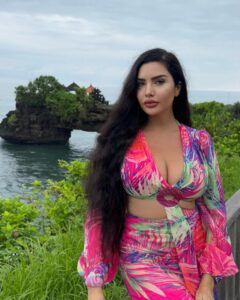 Actress Lamitta Frangieh HD Photos and Wallpapers January 2025