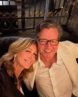 Lara Spencer Instagram - Slide to see the sunset.  Hard not to smile.  Never been more "still" due to injured foot, and ya know what-it's not all bad. Note to self.....