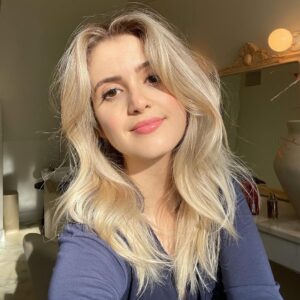 Laura Marano Instagram - Went to Pittsburgh for literally a day just to have @brianacisneros do my hair and it was magical!!!!