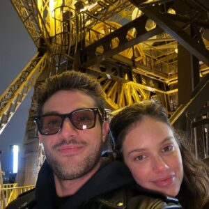 Laura Neiva Instagram - 2024 foi um ano cheio de desafios e uma nova chegada super especial na família. Foram várias marcas pelo caminho com momentos importantes que eu consegui aproveitar sempre da melhor forma, ao lado de quem eu amo. E você, como aproveitou o seu tempo?

@nubank_ultravioleta
#publicidade