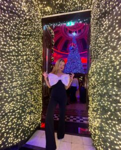 Actress Laura Whitmore HD Photos and Wallpapers January 2025