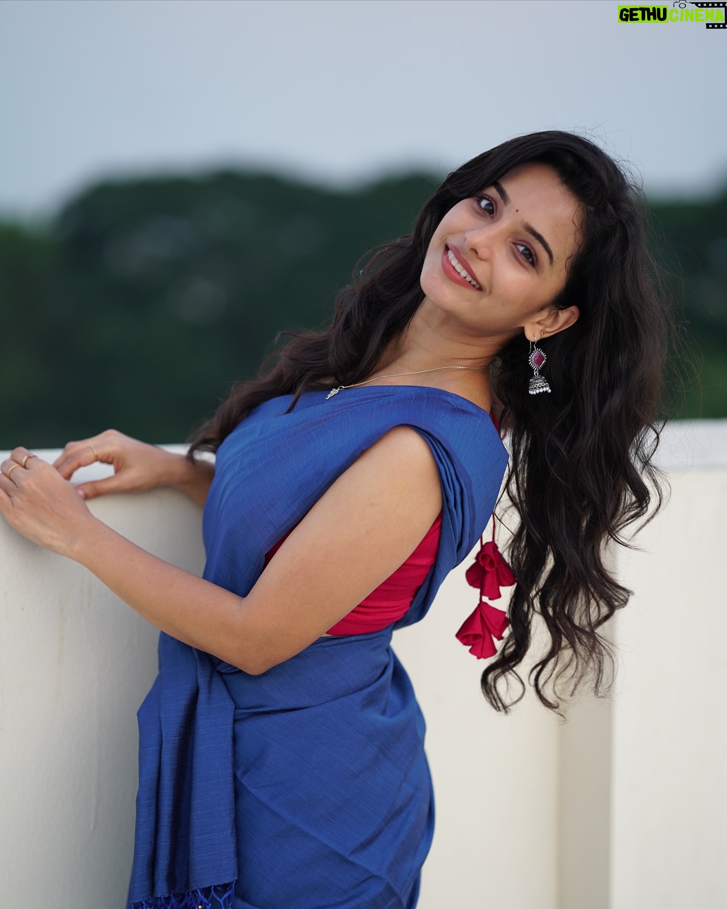 Lavanyaa - 71.9K Likes - 💙🧿
Outfit @sambhaviboutique
Photography @kanyamedia